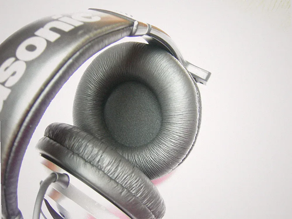 2 Ohrpolster 100 mm passend an Panasonic RP-HTF550 Stereo Headphones
