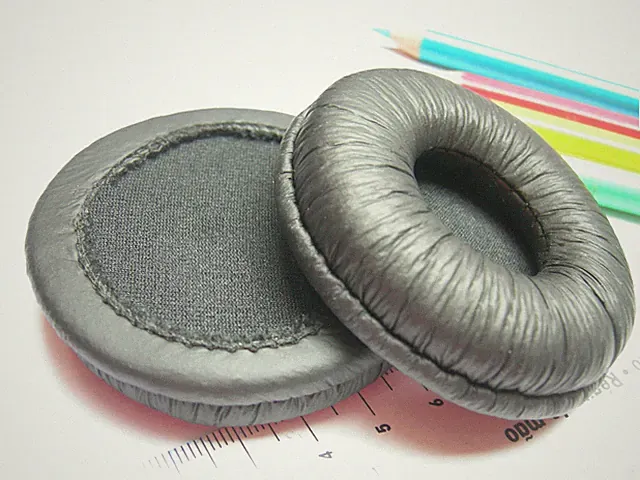 2 Ohrpolster 65 mm Kunstleder passend an t.bone HD660