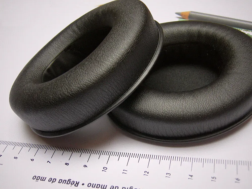 2 Ohrpolster passend an AKG K545, K845, On-ear Kopfhörer