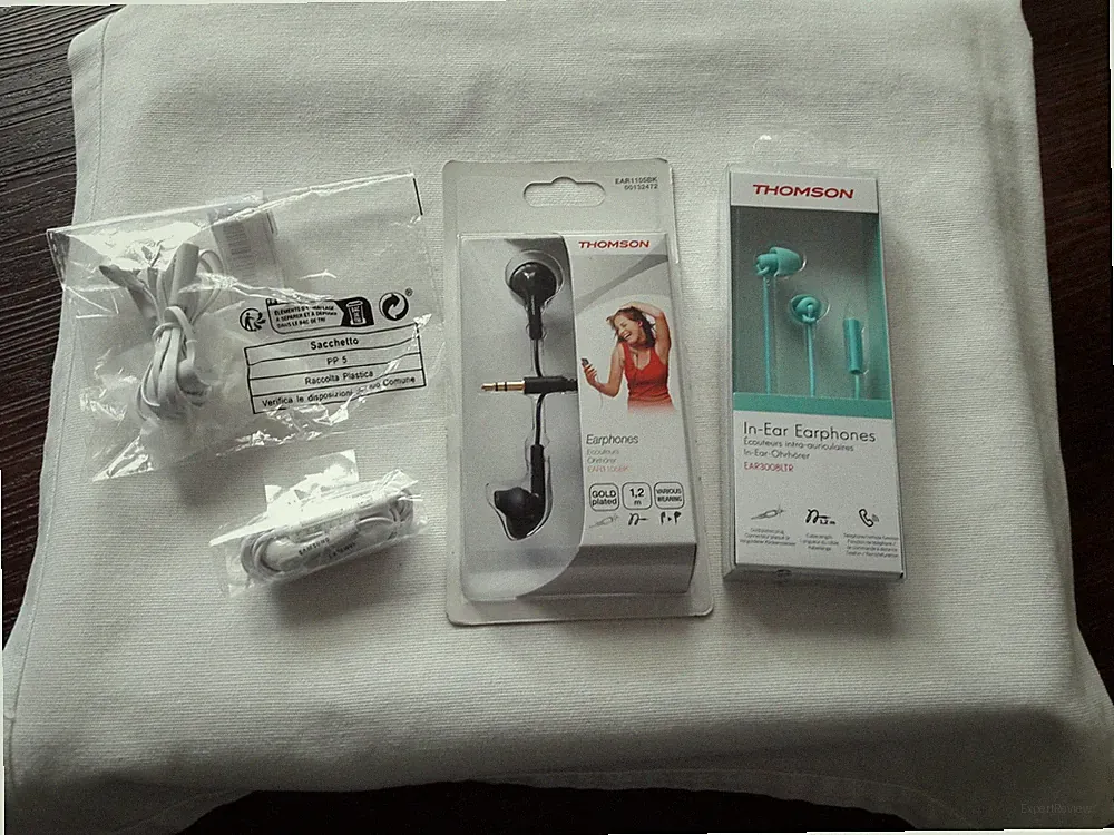4x In Ear Kopfhörer/Earphones kabelgebunden (Samsung/HTC/Thomson)