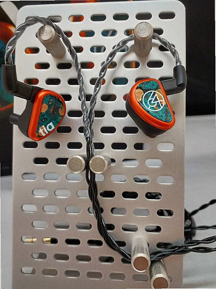 64Audio TIA FOUTIE In-Ear Kopfhörer Rich Natural Sound Hybrid Driver MMCX