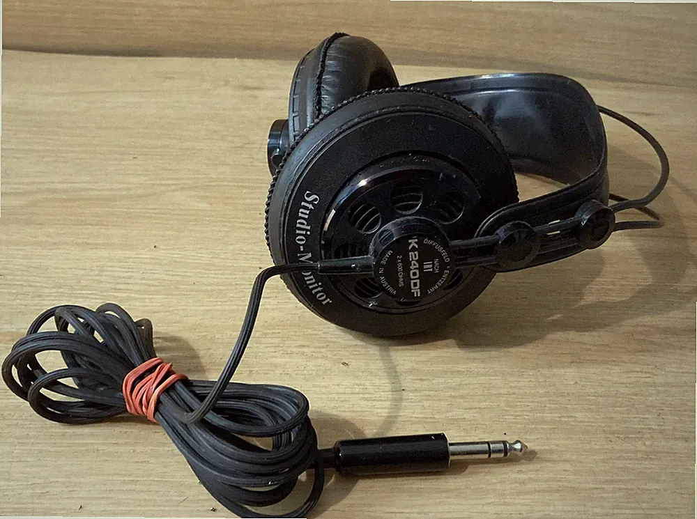 AKG K 240DF Studio-Monitor Kopfhörer