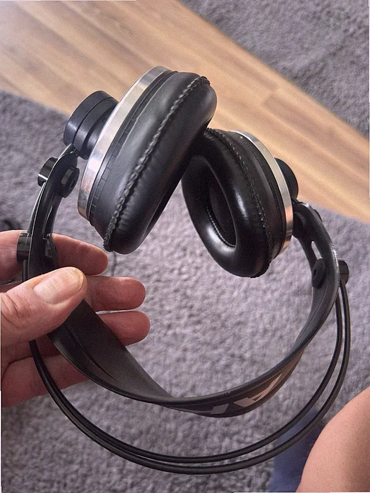 AKG K 271 MK II Professioneller Kopfhörer für On Stage und Studio