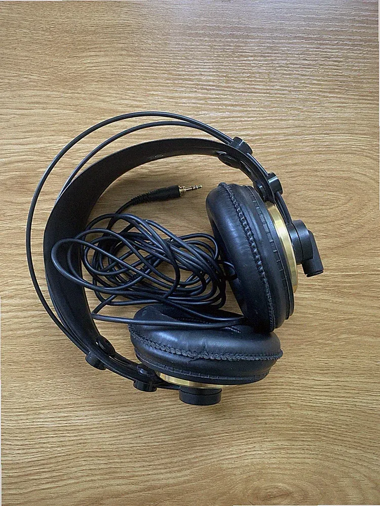 AKG K240 Studio Kopfhörer, Ohrumschließend, Halb Offen, Schwarz/Gold