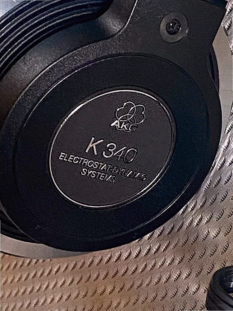 AKG Kabelkopfhörer