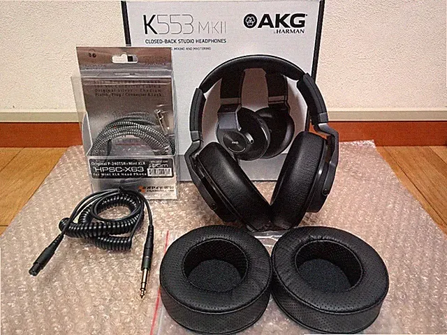 AKG K553 MKII geschlossener Studiomonitor-Kopfhörer + OYAIDE HPSC-X63/2,5-Kabel