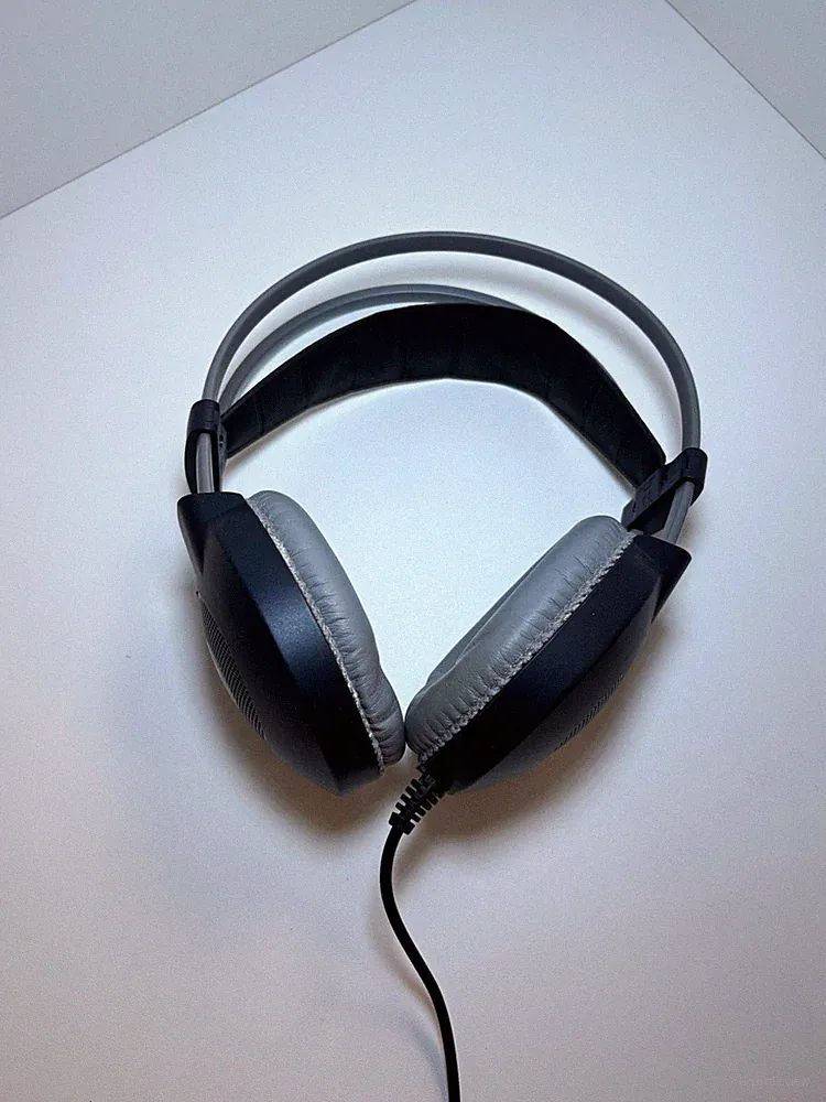 AKG K77 Perception Over-Ear Kopfhörer Kopfbügel kabelgebunden Stereo