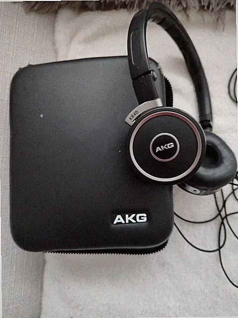 AKG K840 Extraklasse Funkkopfhörer 10,5-31000 Hz wie neu!