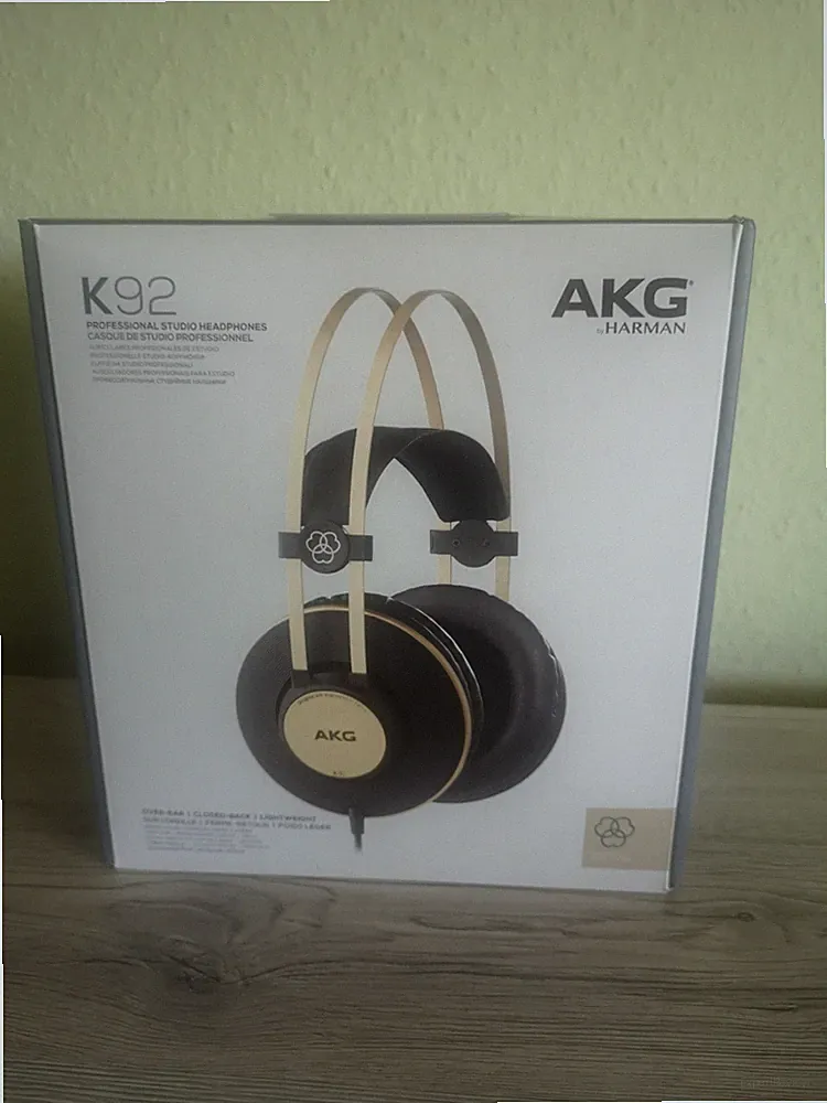 AKG K92 Over Ear Studio Kopfhoerer Kabelgebunden Schwarz Gold