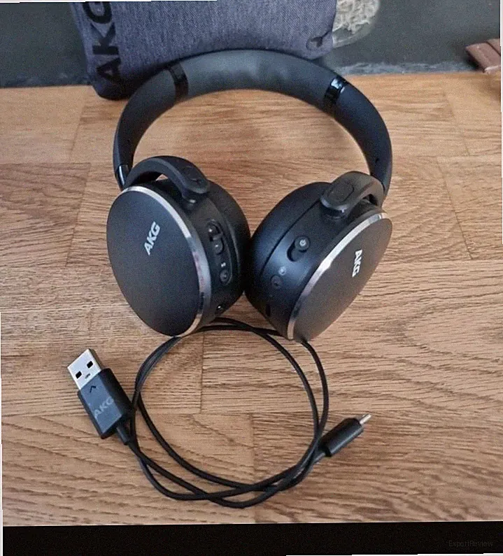 AKG Ohraufliegende Bluetooth Kopfhörer mit Kopfbügel, kabellos, Schwarz