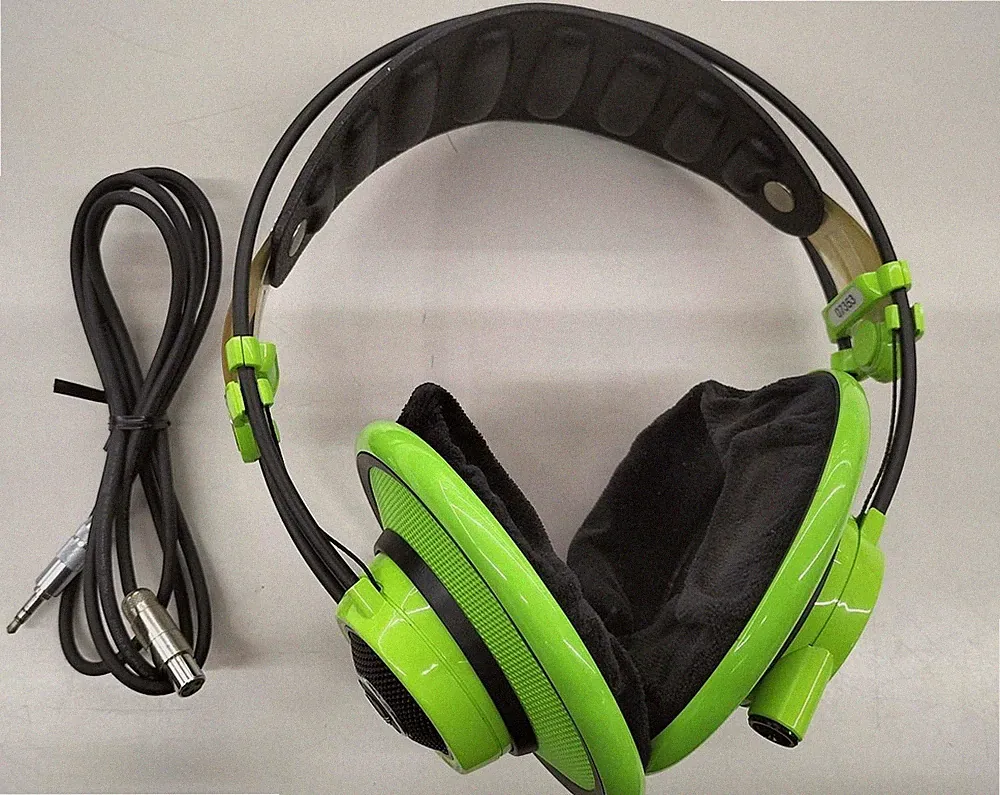 AKG Q701 Wired Over-Ear Kopfhörer Q701 - Hervorragender Klang