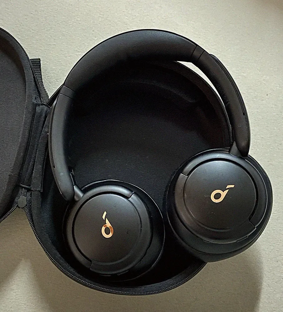 Anker Soundcore Life Q30 ANC Kopfhörer mit Etui (rechtes Polster gerissen)