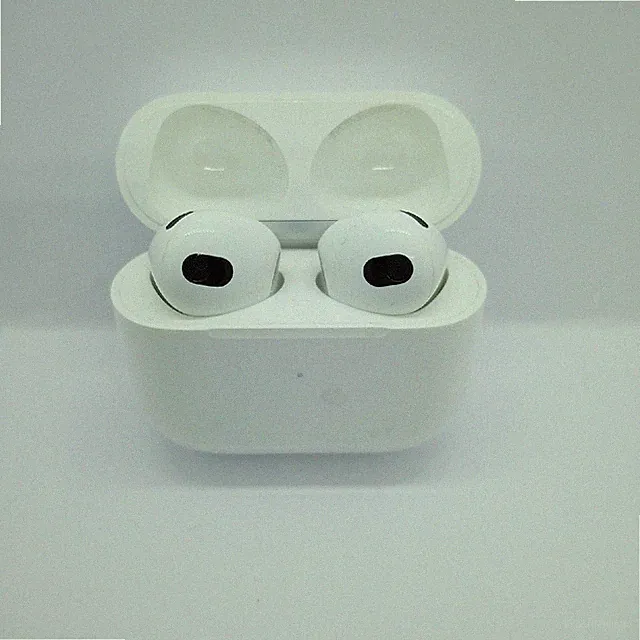 Apple Airpods 3. Generation -- Ladecase 2022 (191,00) - Defekt