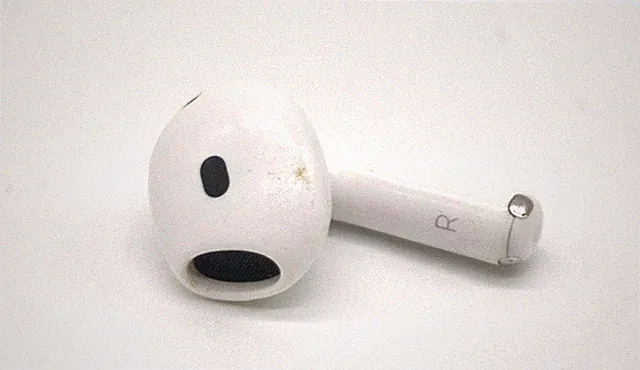 Apple AirPods 4 - NUR RECHTER - Kopfhörer ohne ANC Weiß mit Mängeln A3050