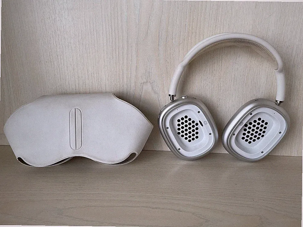 Apple AirPods Max A2096 Silber Over-Ear Kopfhörer mit Case ohne Ohrpolster