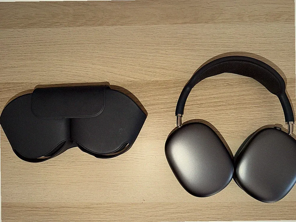 Apple AirPods Max Over-Ear Kopfhörer Schwarz mit Case