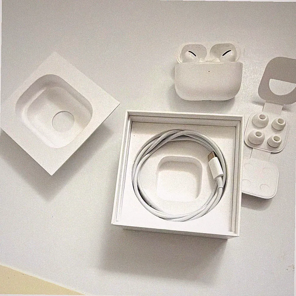 Apple AirPods Pro In-Ear Kopfhörer weiß kabellos mit USB-C Ladecase & Zubehör