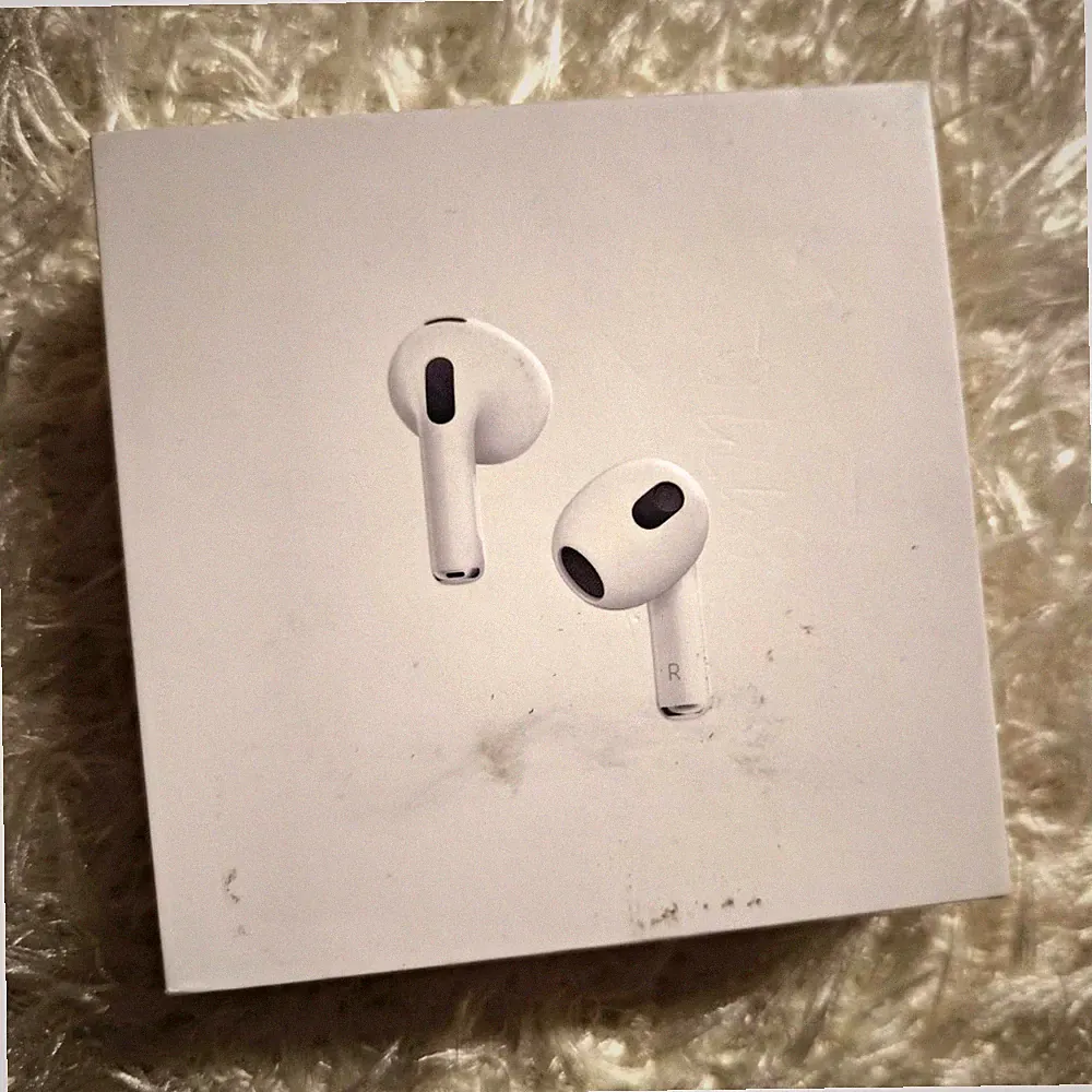 Apple AirPods True Wireless In-Ear-Kopfhörer Bluetooth Weiß Nur Box