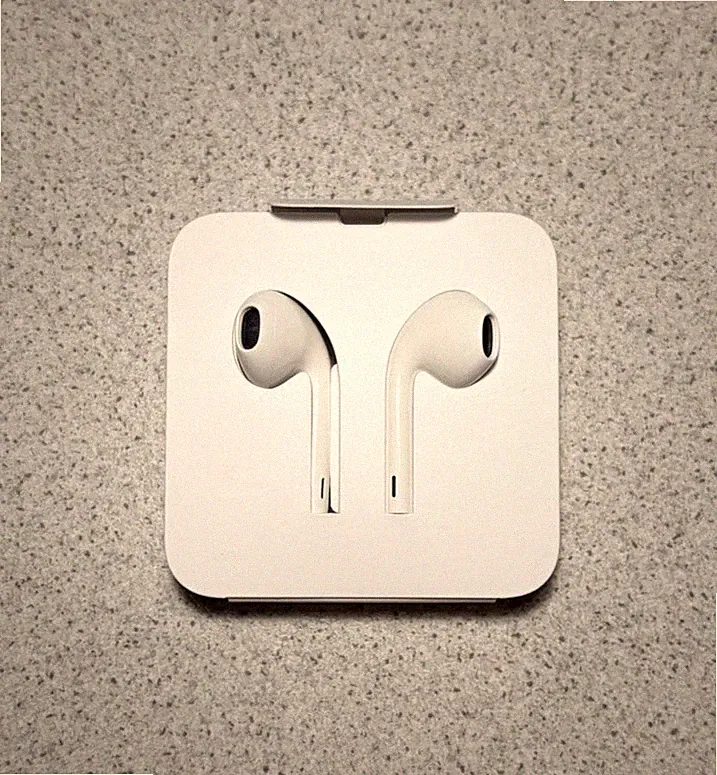 Apple EarPods In-Ear-Kopfhörer Lightning kabelgebunden weiß - neu
