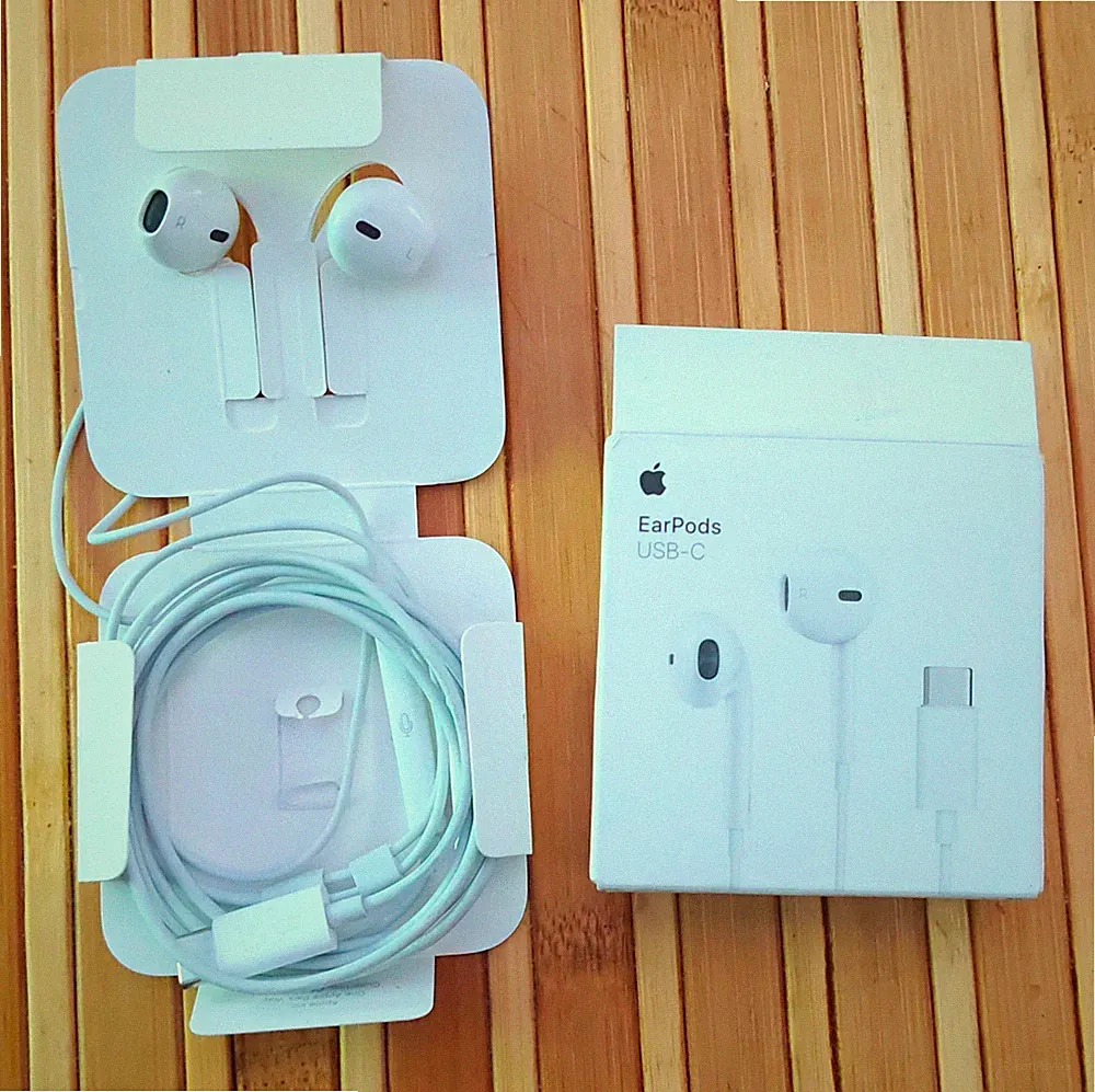 Apple EarPods In-Ear-Kopfhörer weiß mit Kabel USB-C (2 Ohrhörer)