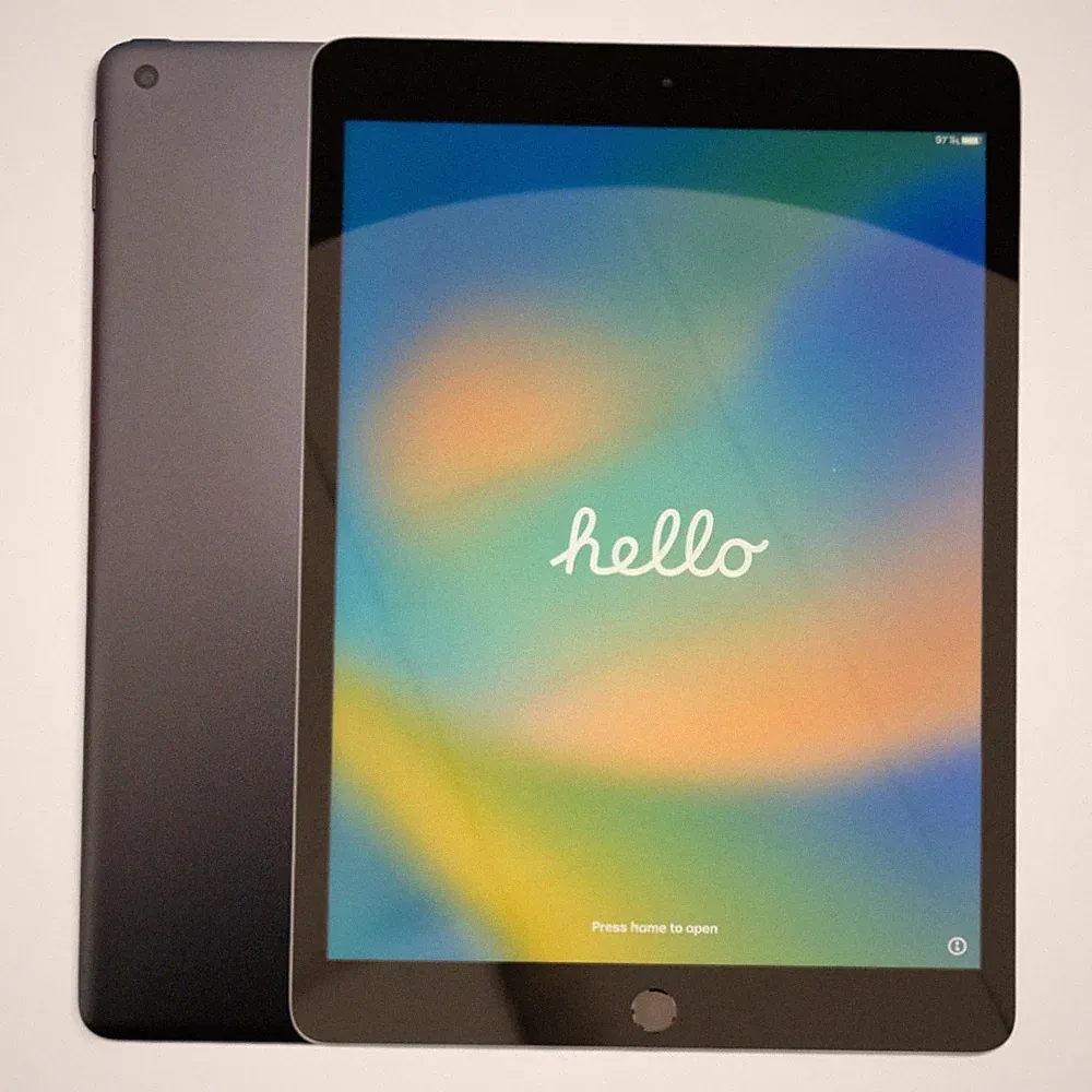 Apple iPad 7 Generation (2019) 32GB A2197 10,2 Zoll Touch WiFi Tablet Space Gray