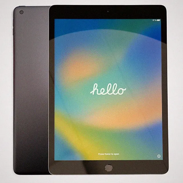 Apple iPad 7th Gen. A2197 2019 10,2" 3 GB 128 GB SSD mit optischen Abweichungen