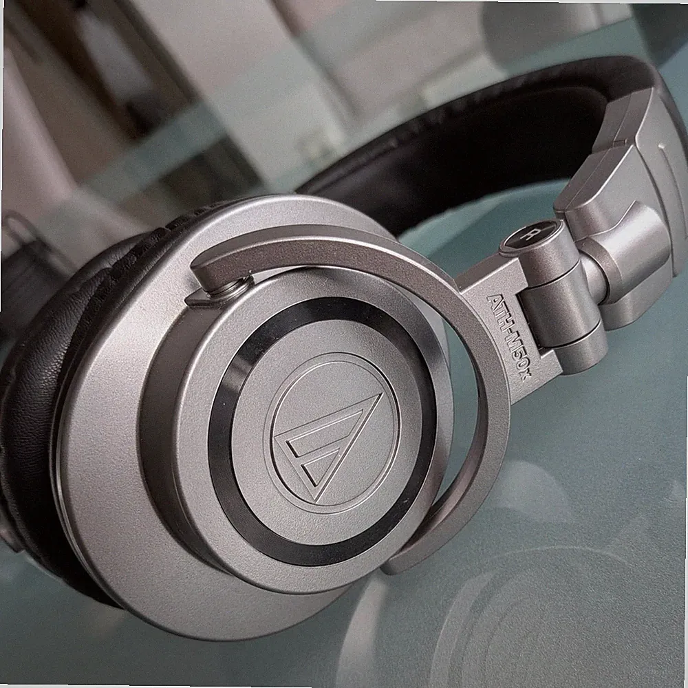 Audio-Technica ATH-M50x Gunmetal Studio-Kopfhörer + Hardcase & 2x Kabel