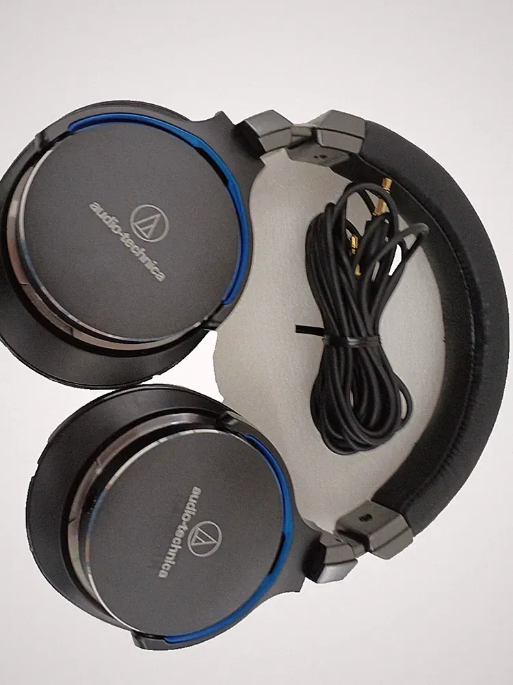 Audio-Technica ATH-MSR7 Over-Ear-Kopfhörer mit Kabel aus Japan
