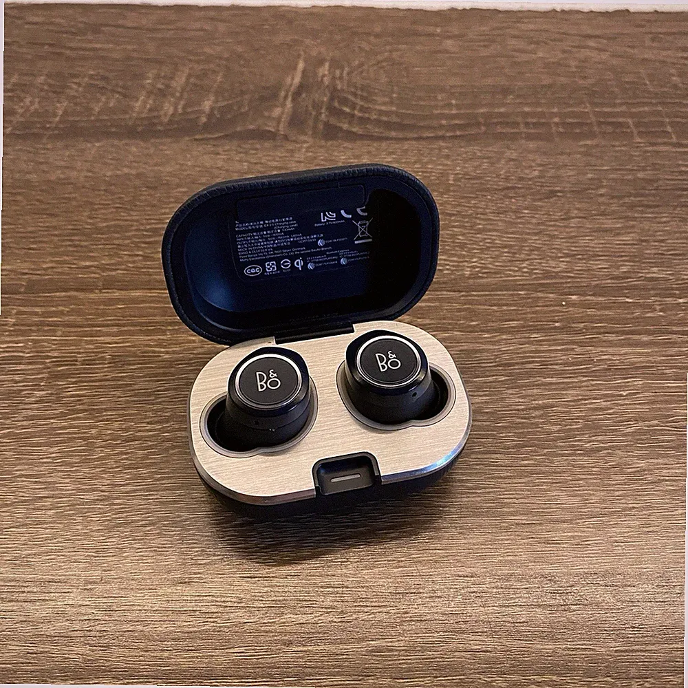 Bang & Olufsen Beoplay E8 2.0 True Wireless Earphones FOR PARTS OR REPAIR