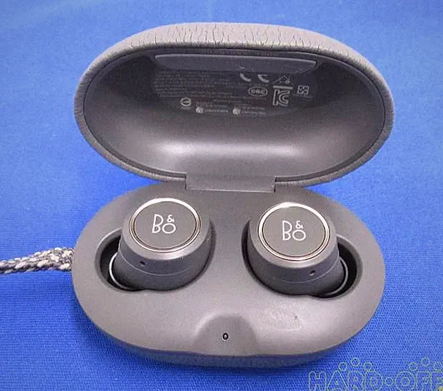 Bang & Olufsen Beoplay E8 True Wireless Earbuds mit Hülle - Grau