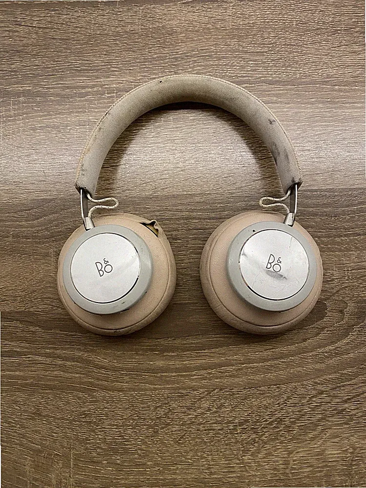 Bang & Olufsen Beoplay H4 2nd Gen On-Ear Bluetooth Headphones