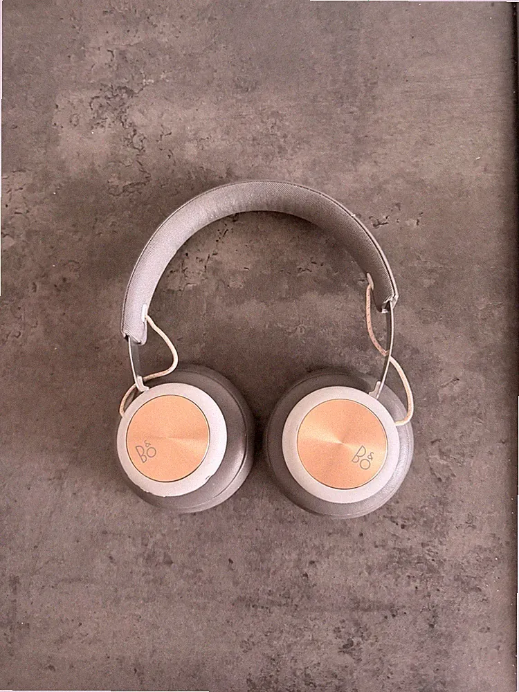 Bang & Olufsen Beoplay H4 Over-Ear Bluetooth Kopfhörer Grau/Roségold + Case
