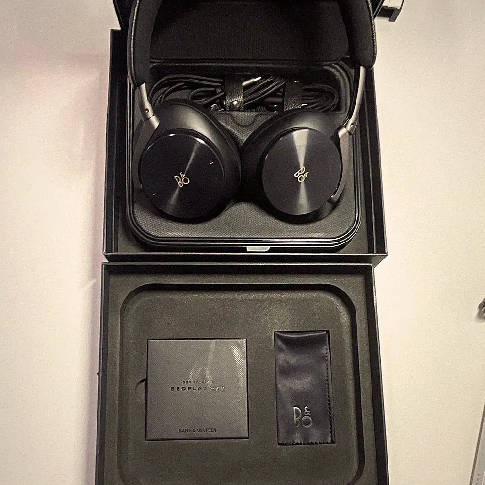 Bang & Olufsen Beoplay H95 Over-Ear Kopfhörer Schwarz USB & 3,5 mm
