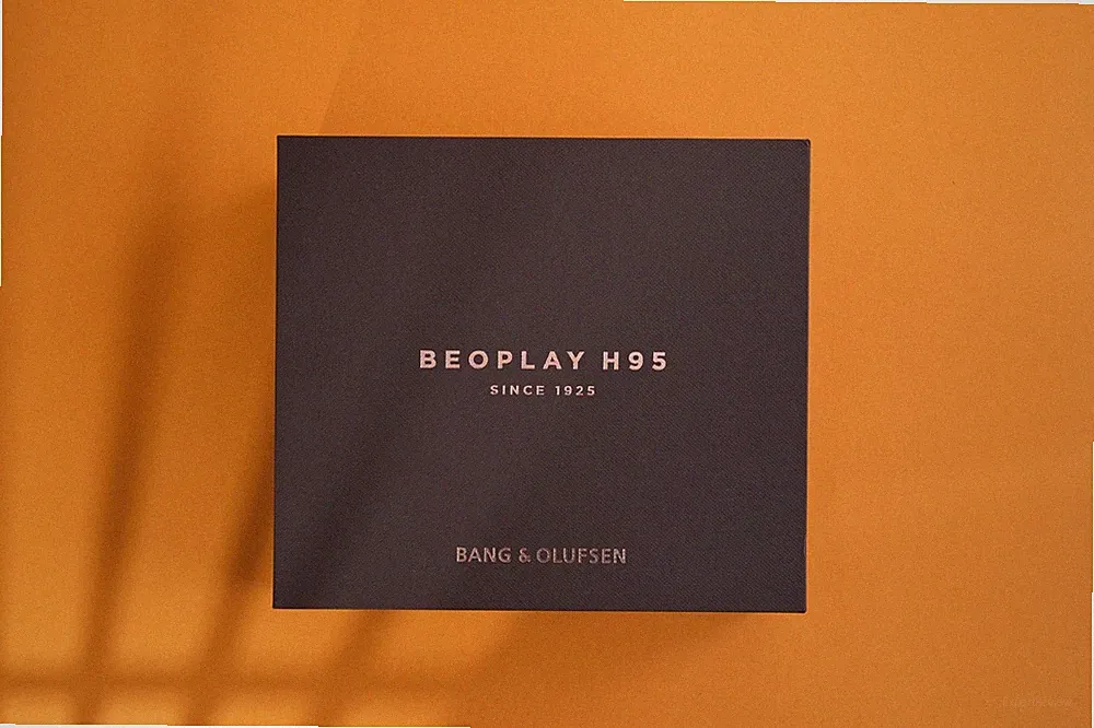 Bang & Olufsen BeoPlay H95 Premium Over-Ear Bluetooth Kopfhörer - Chestnut