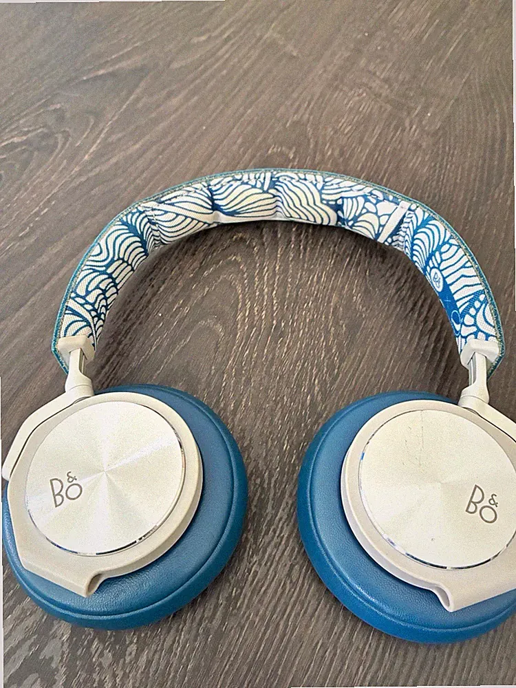 Bang & Olufsen Ohraufliegende Kopfhörer Blau/Weiß 3,5 mm Kabel Beutel