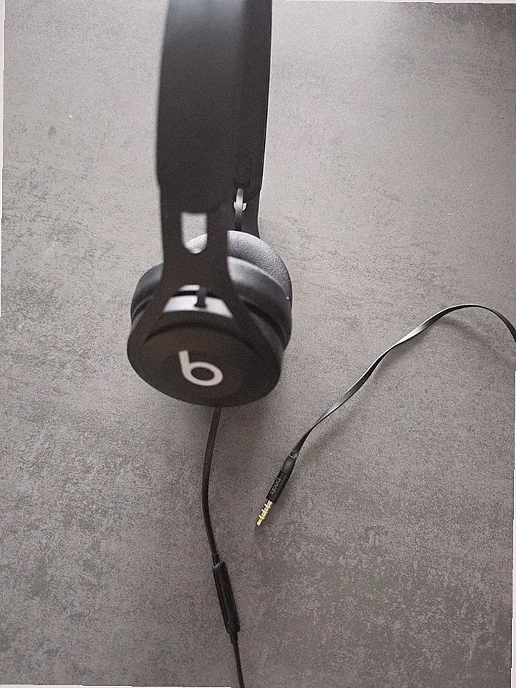 Beats by Dr. Dre Solo Kabel Ohraufliegende Kopfhörer - Mattschwarz