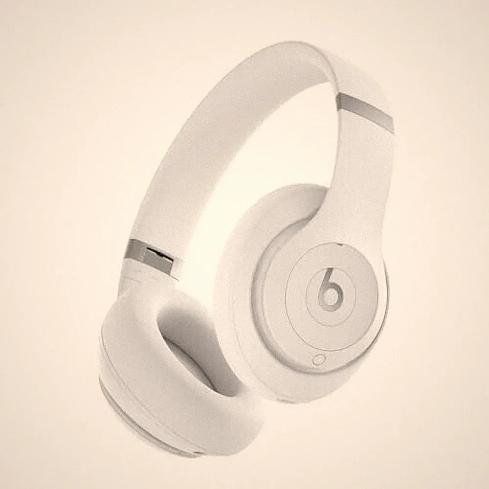 Beats By Dre Studio Pro White