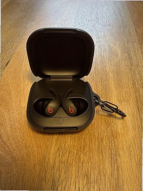 Beats Fit Pro In-Ear Kopfhörer, Noise-Cancelling mit Ladecase + Silikoncase