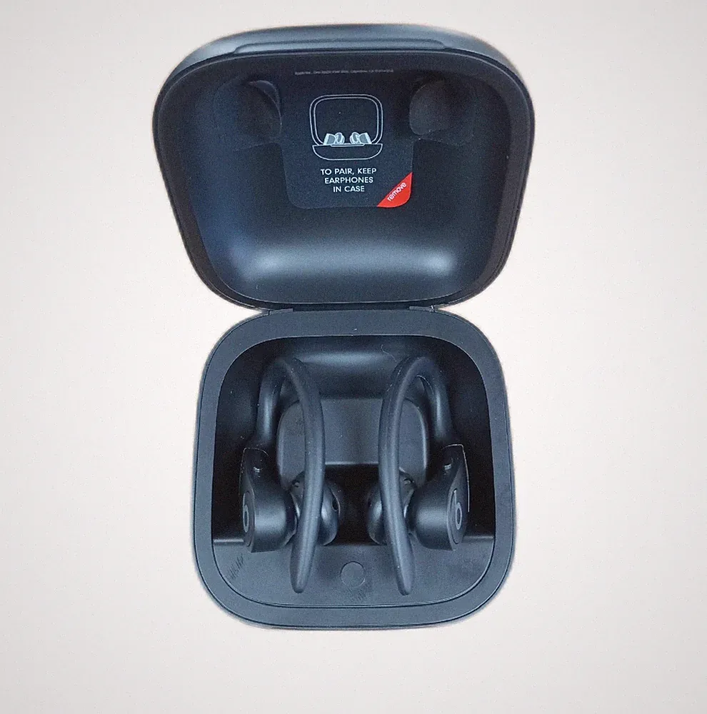 Beats Powerbeats Pro In Ear Kopfhörer komplett kabellos mit AppleID Sperre