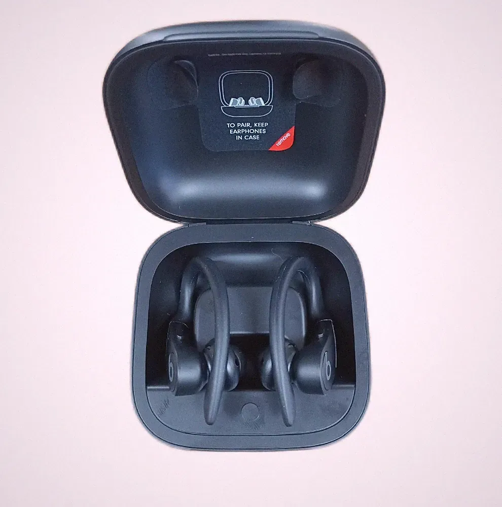 Beats Powerbeats Pro In Ear Kopfhörer komplett kabellos mit AppleID Sperre