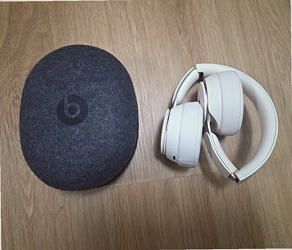 Beats Solo Pro On-Ear Bluetooth Apple H1 Kopfhörer ANC Ivory mit Etui und OVP