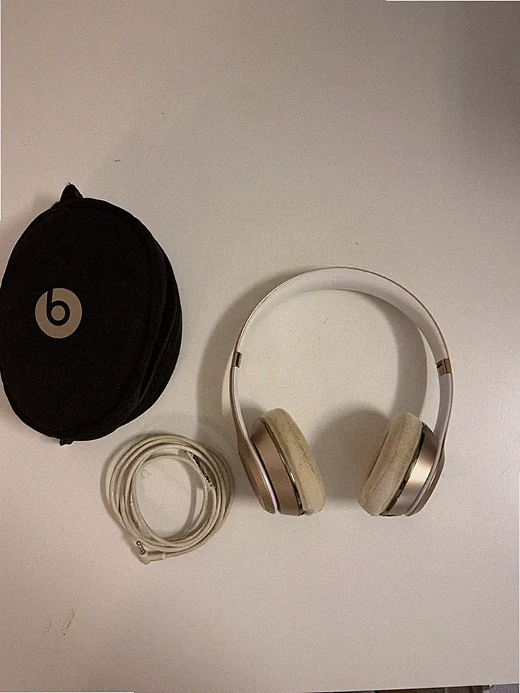 Beats Solo Wireless On-Ear Kopfhörer – Satin Gold / Weiß (inkl. Tasche & Kabel)