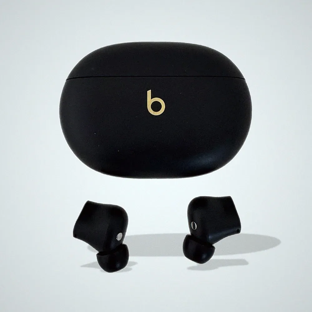 Beats Studio Buds + In-Ear-Kopfhörer, Schwarz/Gold