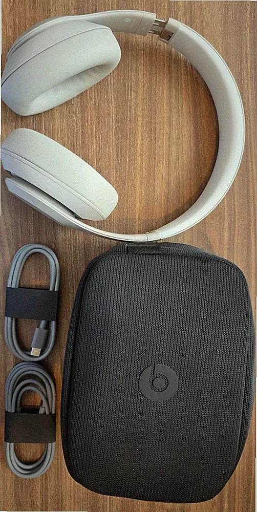 Beats Studio Pro, kabellose Bluetooth Kopfhörer, Farbe Sand, Neuwertig