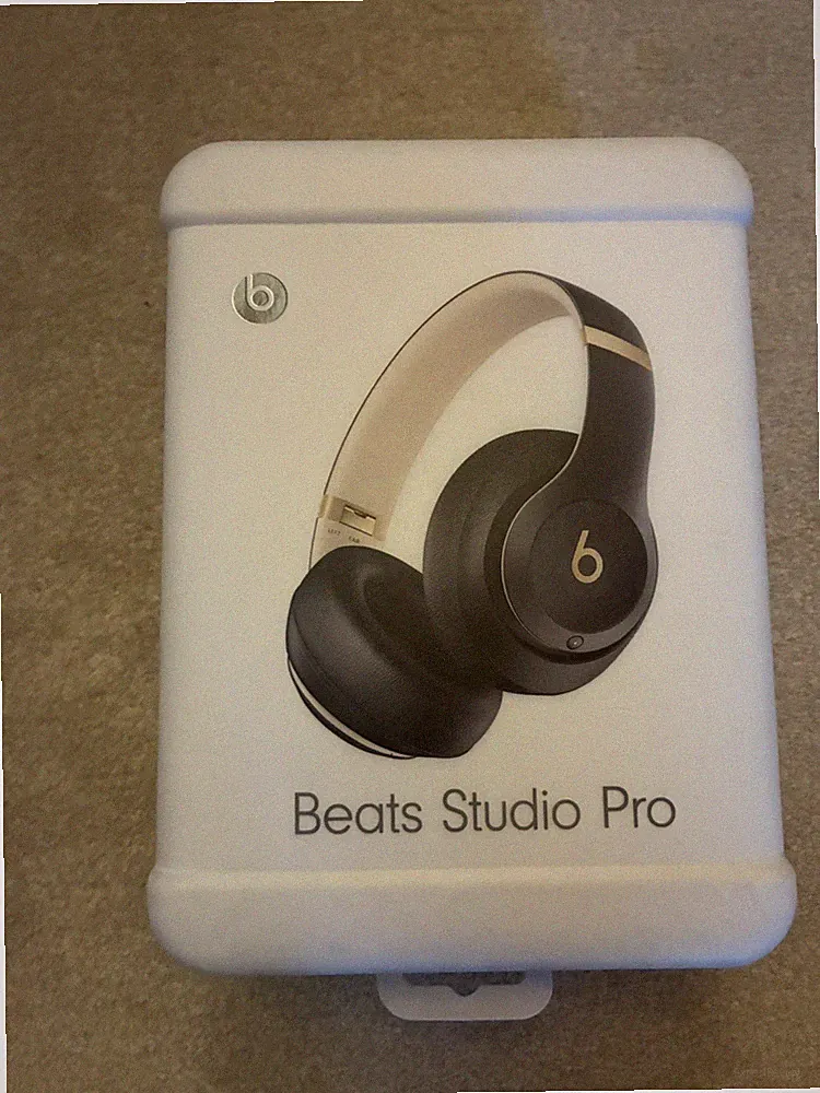 Beats Studio Pro Kabellose Over Ear Kopfhörer Bluetooth Schwarz/Gold TOP!