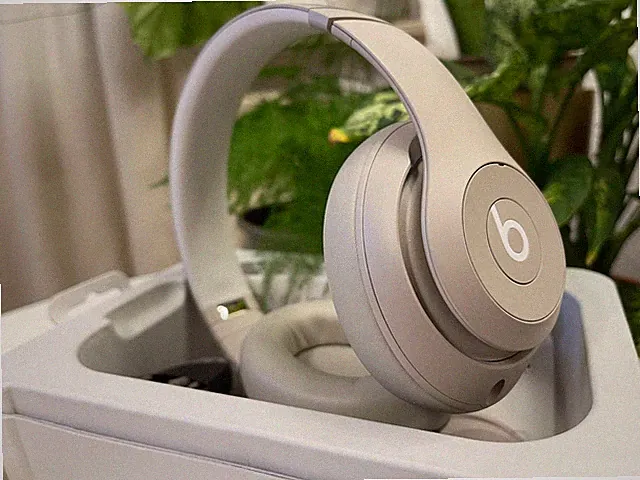 Beats Studio Pro - Sandstone