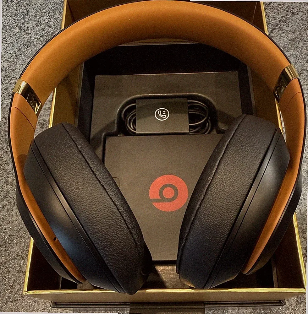 Beats Studio3 Wireless Kopfhörer - Die Beats Skyline Collection Gold-Schwarz