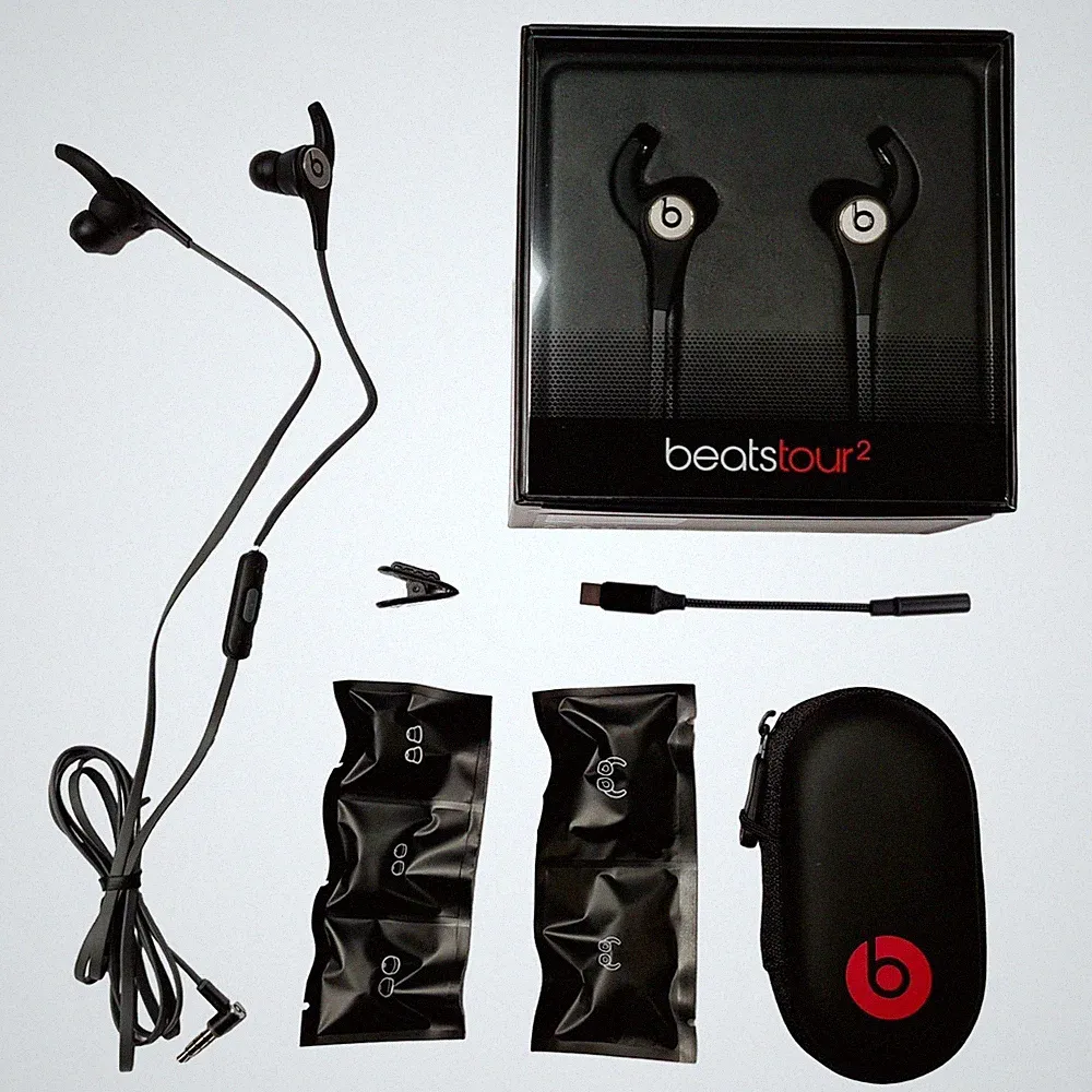 Beats Wired Earphones USB-C Adapter Kopfhörer 3,5mm Titan Schweißfest In-Ear