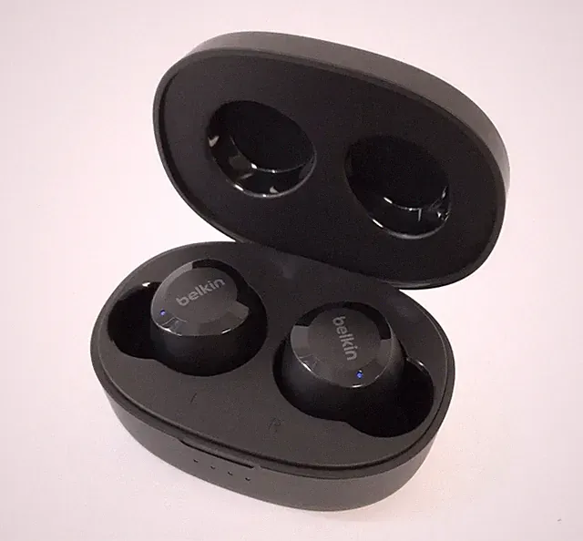 Belkin Soundform Bolt Wireless Earbuds AUC009btBLK Kopfhörer Headset schwarz