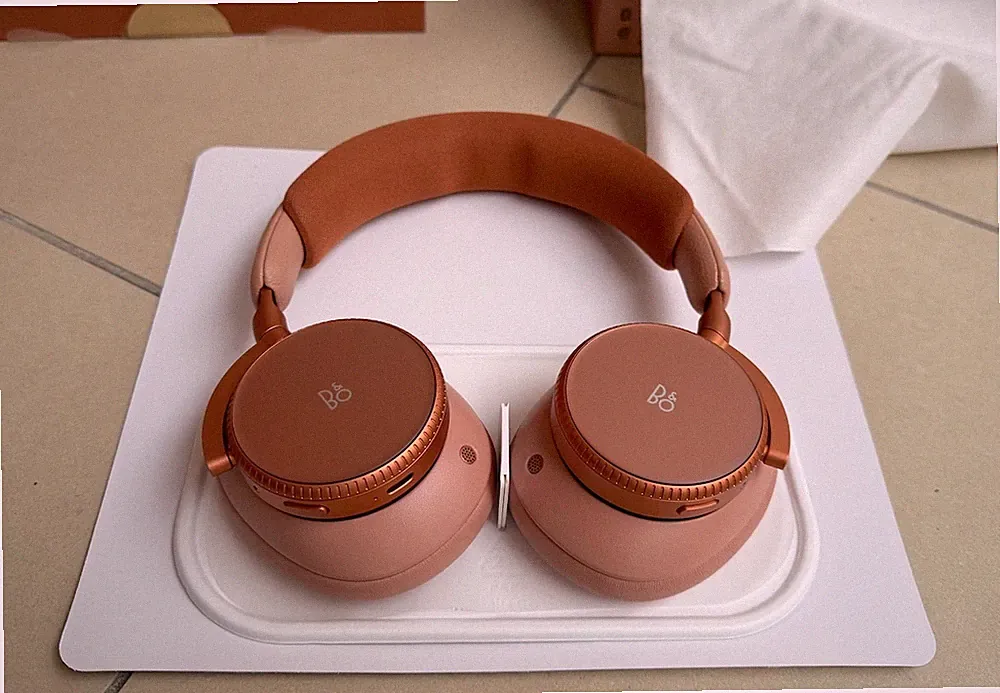 Beoplay H100 sunset apricot Headphones / Kopfhörer by Bang&Olufsen B&O